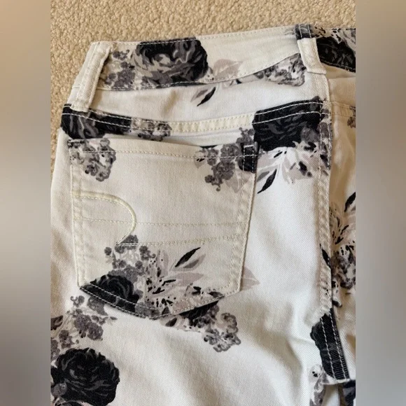 American Eagle Outfitters Black Floral Leggings - Picture 7 of 7